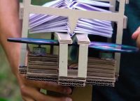 纸飞机发射器-折纸纸飞机发射器