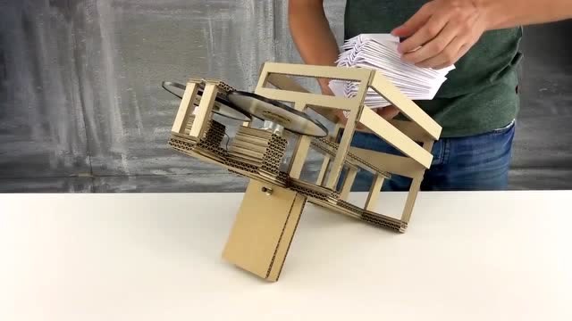 纸飞机发射器乐高教案-纸飞机发射器的制作方法